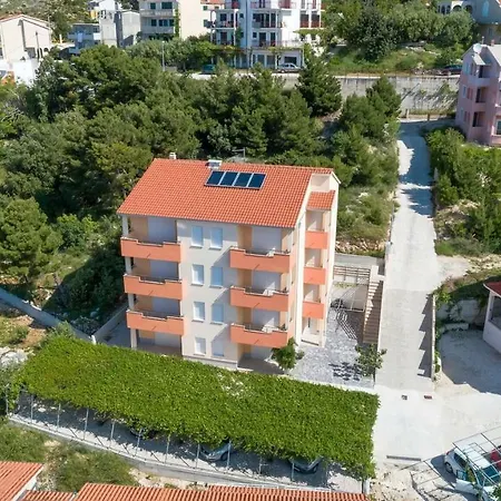 Duce 9437a Apartment